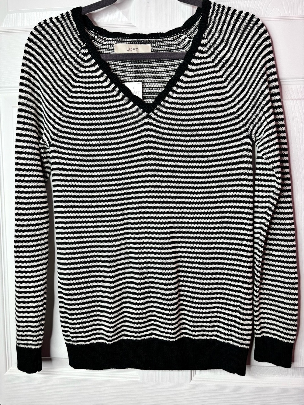 LOFT NWT Black White Striped Relaxed V-Neck Knit Pullover Sweater Size XS